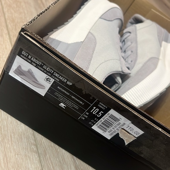 Sorel - Out N About III City Sneaker waterproof NEW IN BOX, women’s 10.5 - Picture 11 of 11